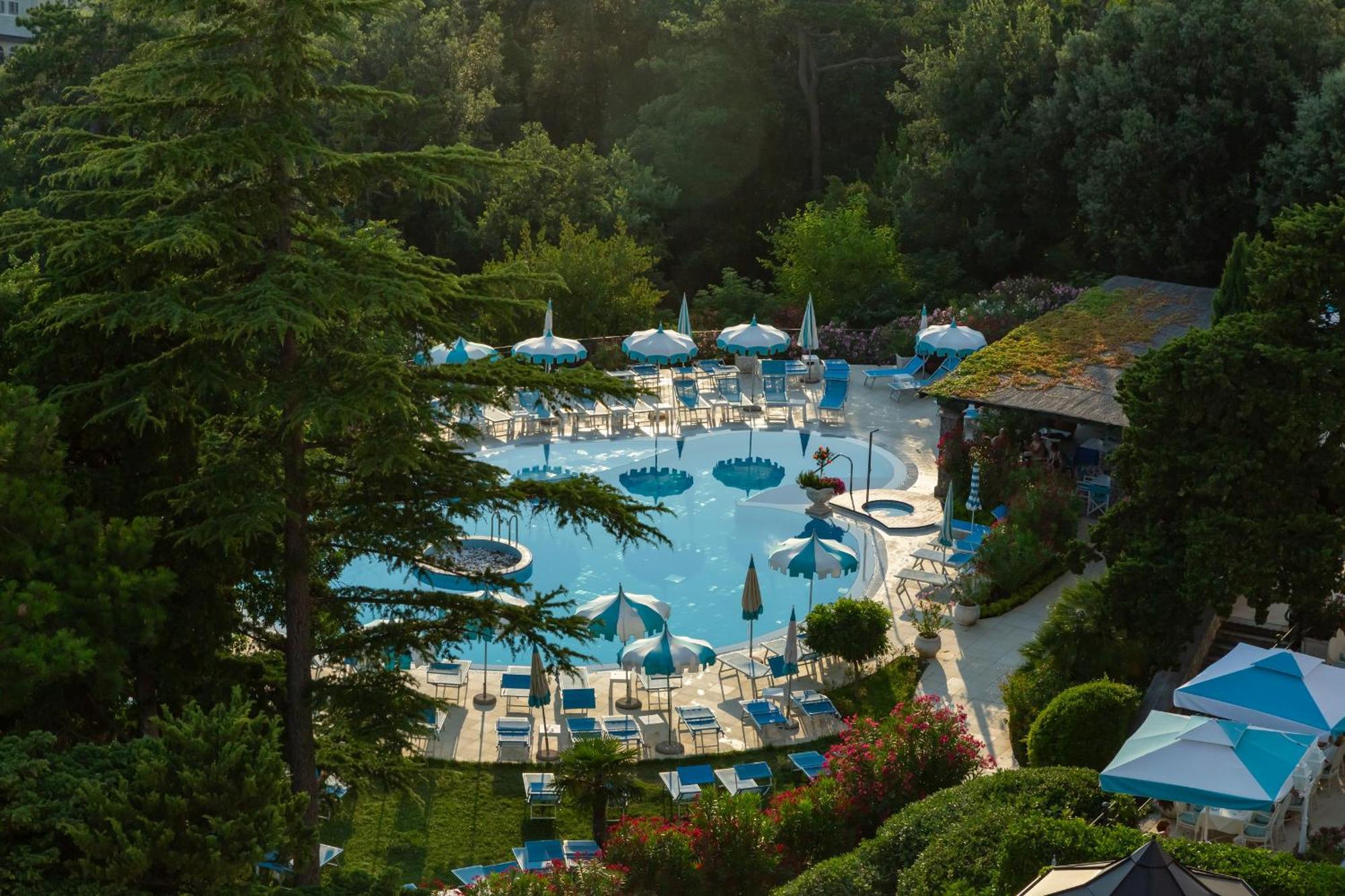 קריקווניצה Hotel Kvarner Palace מראה חיצוני תמונה