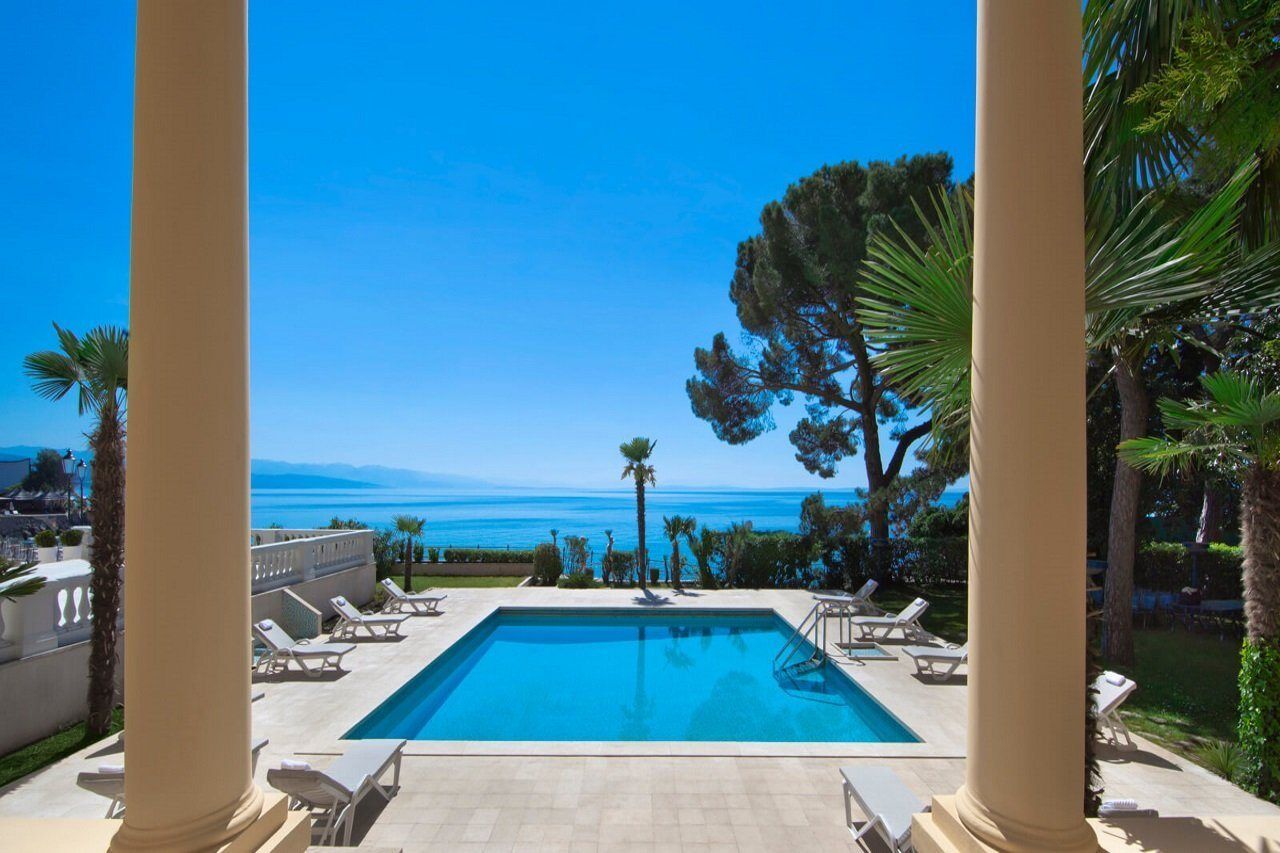 קריקווניצה Hotel Kvarner Palace מראה חיצוני תמונה